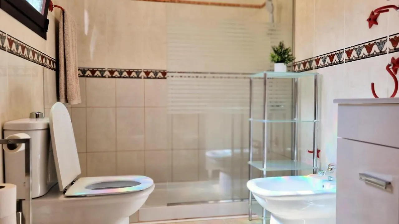 Lovely Villa Near Los Cristianos Cho 0*,